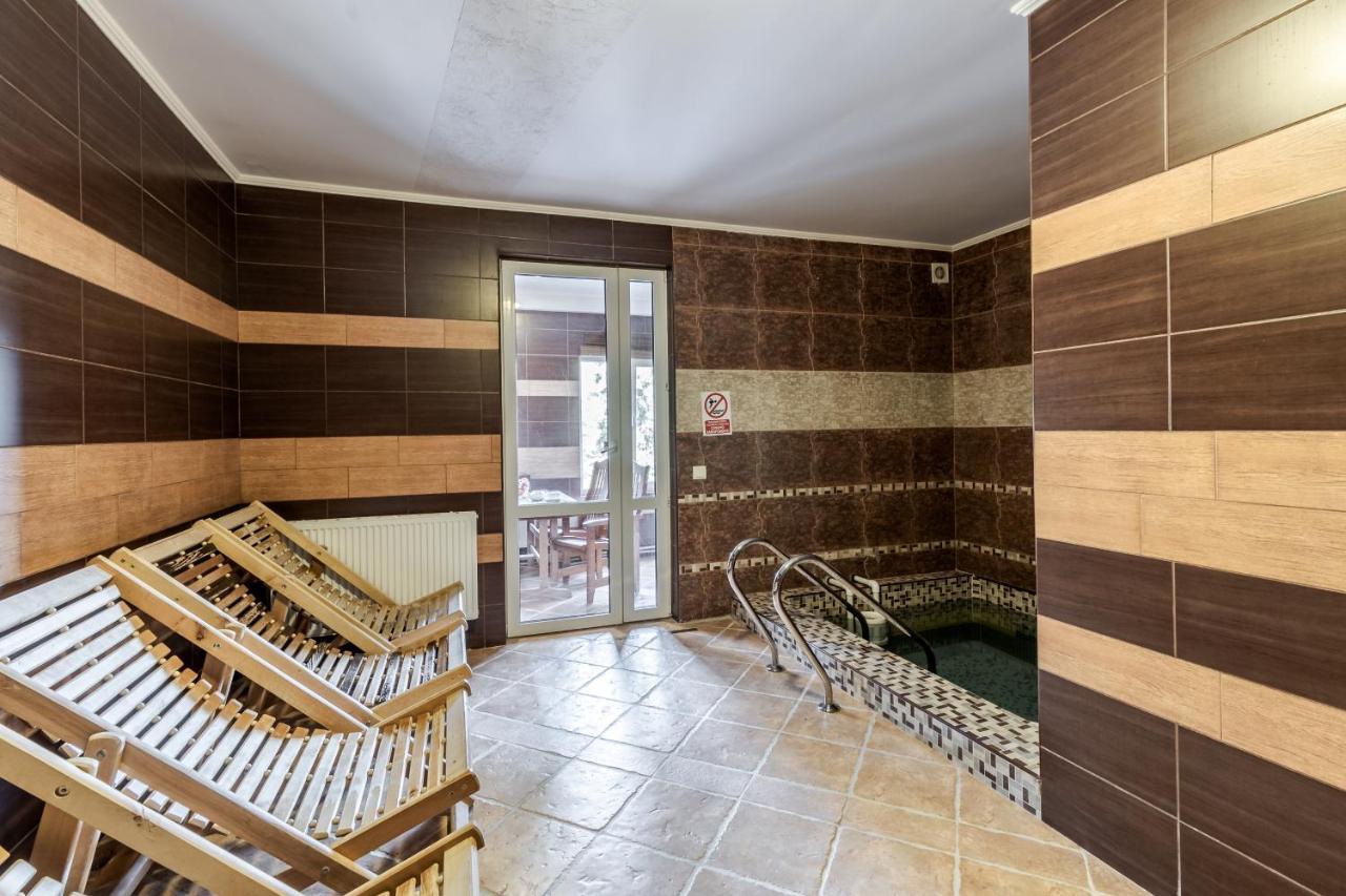 Hotel Adrenalin Nagy-Mencsely Kültér fotó