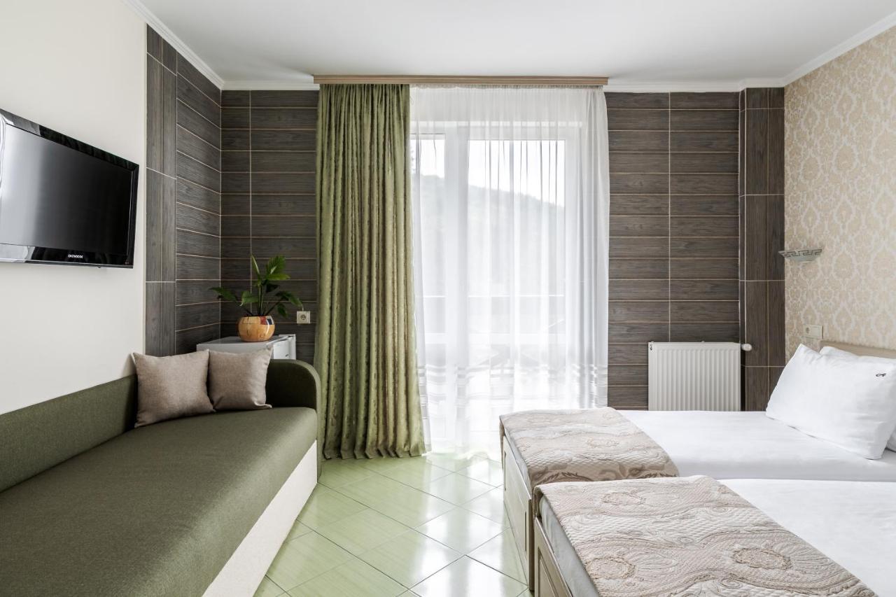 Hotel Adrenalin Nagy-Mencsely Kültér fotó