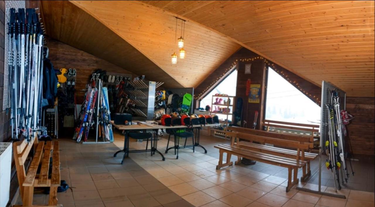 Hotel Adrenalin Nagy-Mencsely Kültér fotó