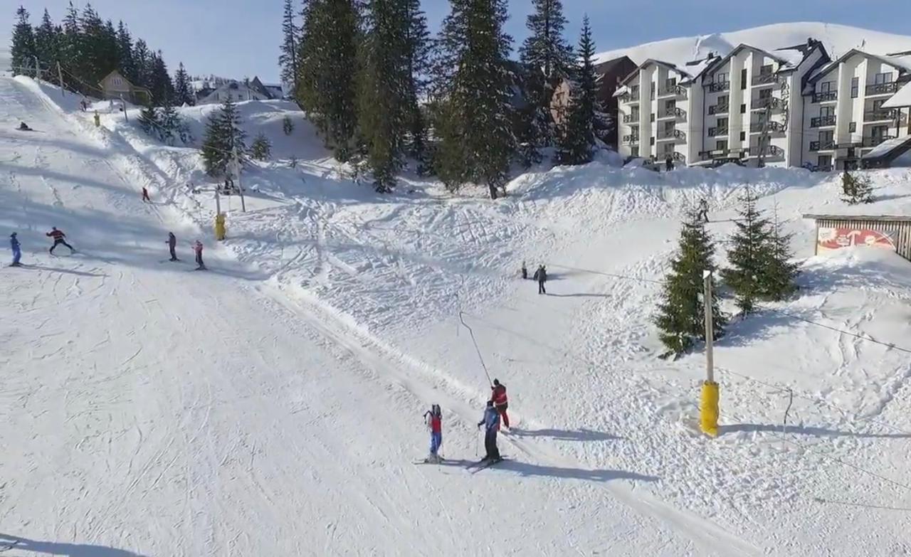 Hotel Adrenalin Nagy-Mencsely Kültér fotó