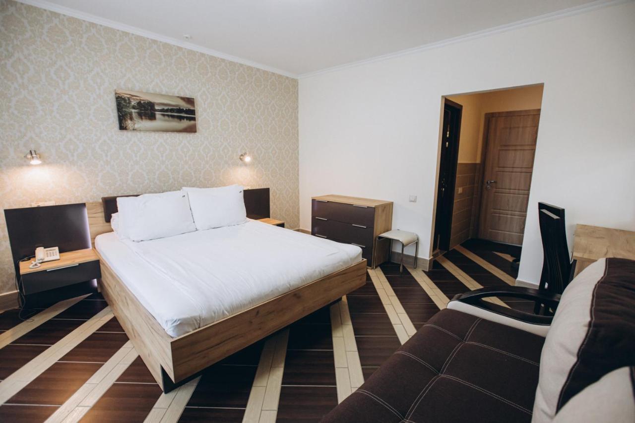 Hotel Adrenalin Nagy-Mencsely Kültér fotó