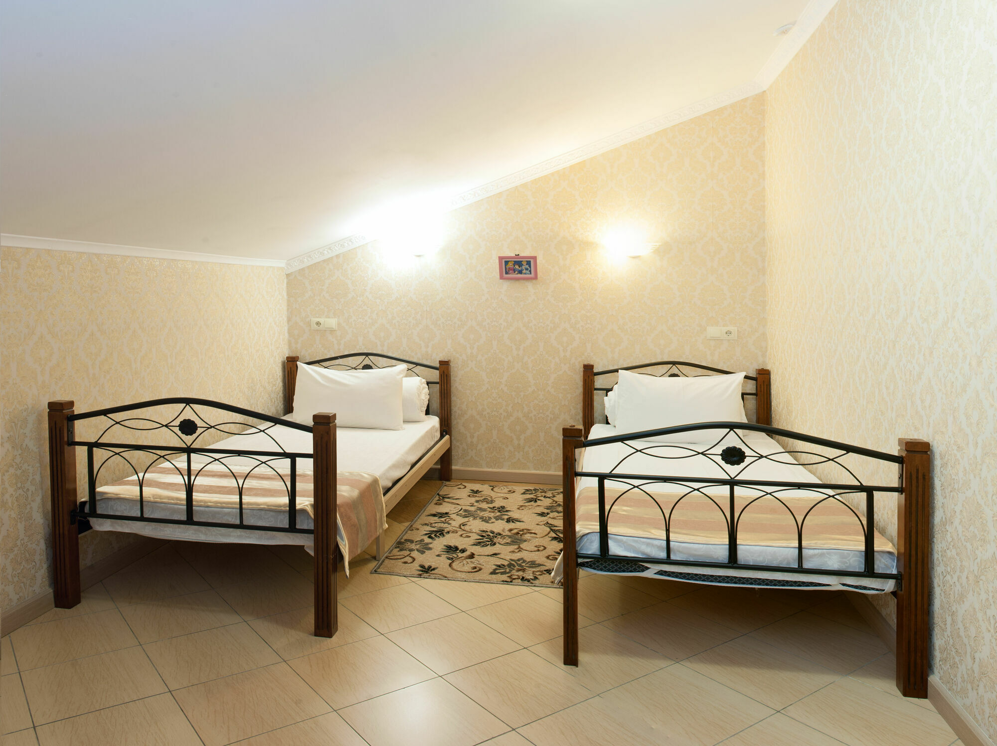 Hotel Adrenalin Nagy-Mencsely Kültér fotó