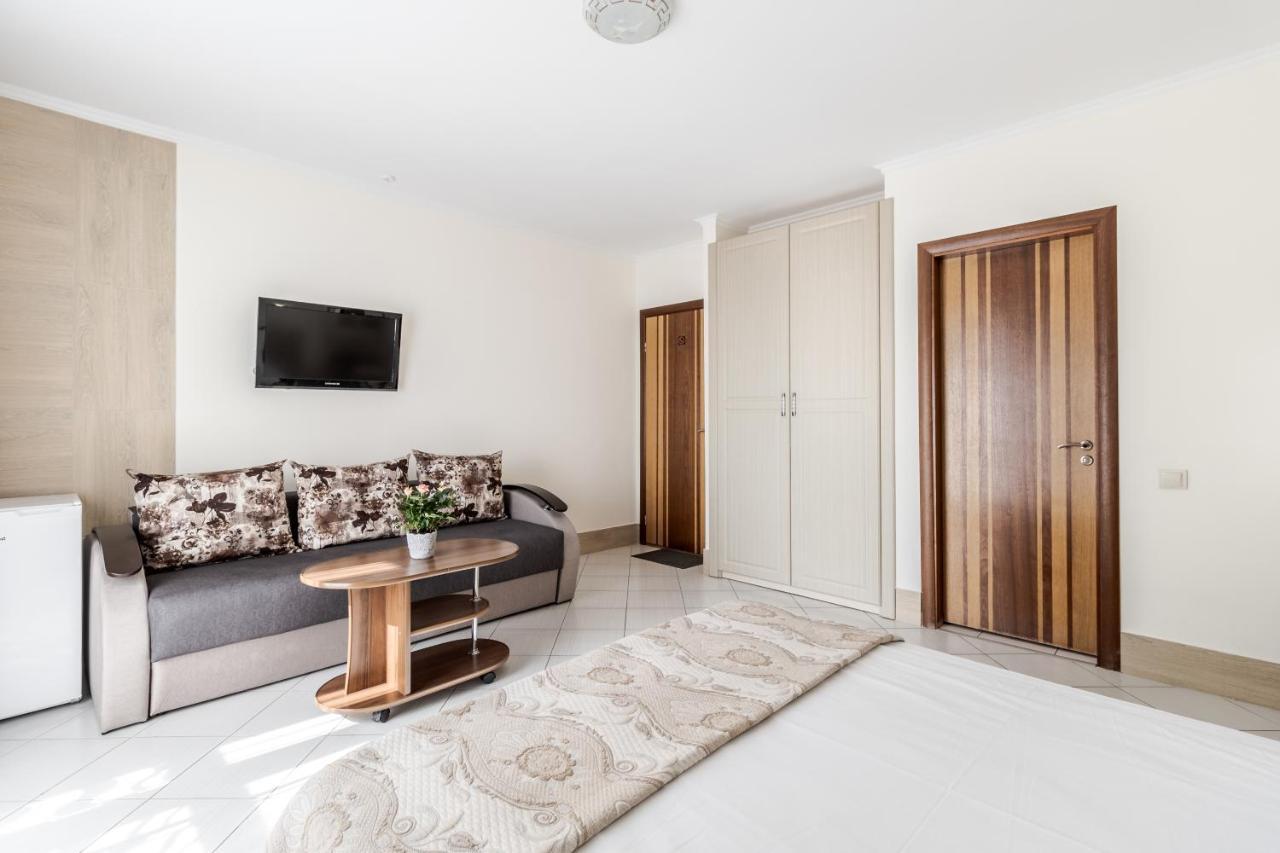 Hotel Adrenalin Nagy-Mencsely Kültér fotó